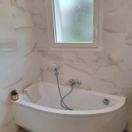 Villa Piscine & Jardin Ensoleille 6 Pers Au Calme Clermont-lʼHérault